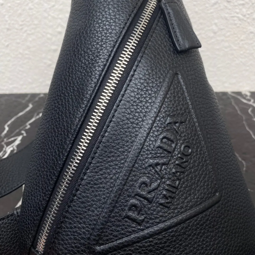 All Categories 💚 Top Version Men’s Bags 💚 PRADA 2025 New Prada Chest Bag