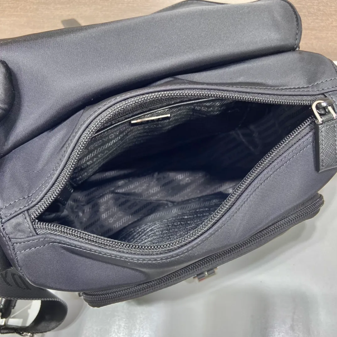 All Categories 💚 Top Version Men’s Bags 💚 PRADA 2024 New Prada Crossbody Bag