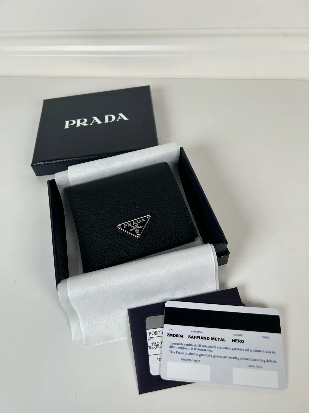 💰440, P Home ➡️ Unisex short wallet, (upgraded version) model 2MO004 upgraded version made of deerskin, eight card slots, length 9cm height 10cm, 175 steel stamp, meticulous and neat workmanship as shown in the picture