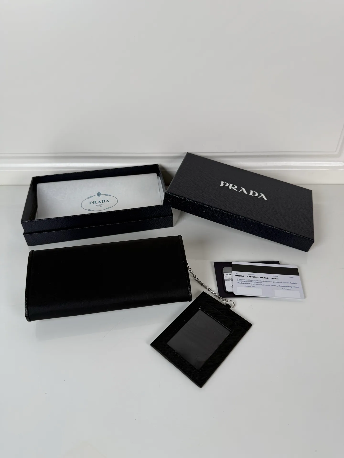 💰560, P Home ➡️Ladies flip wallet, model 1MH132, black, made of imported cross-grain cowhide + nylon fabric, original quality, size 18.7x9.5cm, taken in kind, what you see is what you get