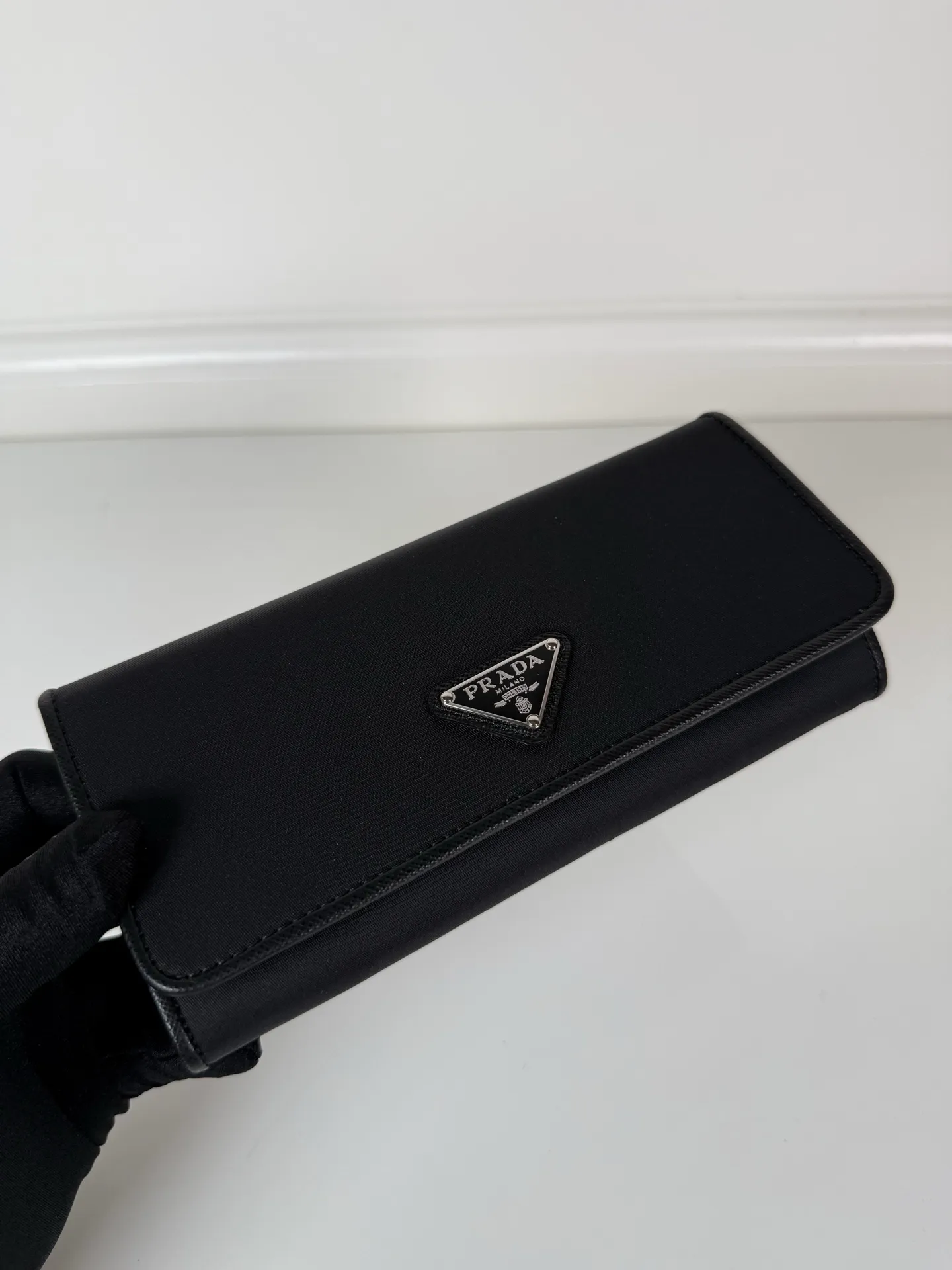 💰560, P Home ➡️Ladies flip wallet, model 1MH132, black, made of imported cross-grain cowhide + nylon fabric, original quality, size 18.7x9.5cm, taken in kind, what you see is what you get