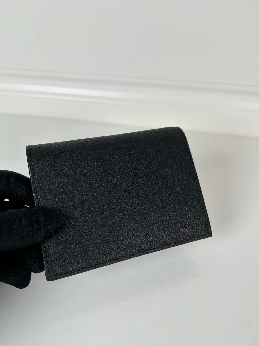 💰440, P Home ➡️Ladies two-fold short clip, model 1M0204, made of fine-grained deerskin, length 11.2 cm and height 9.5cm, simple and practical to enhance personal taste, 175 steel stamp