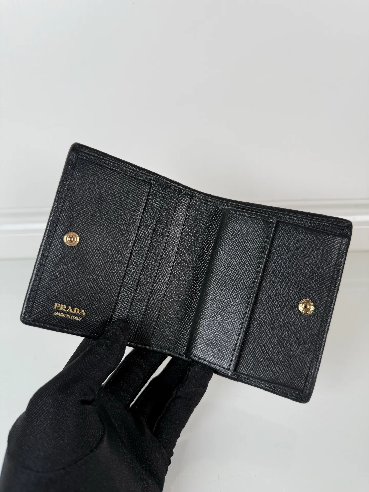 💰400, P Home➡️Ladies two-fold short clip, model 1M0204, nylon fabric + cross-grain cowhide, length 11.2 height 9.5cm, simple and practical to enhance personal taste, 175 steel stamp