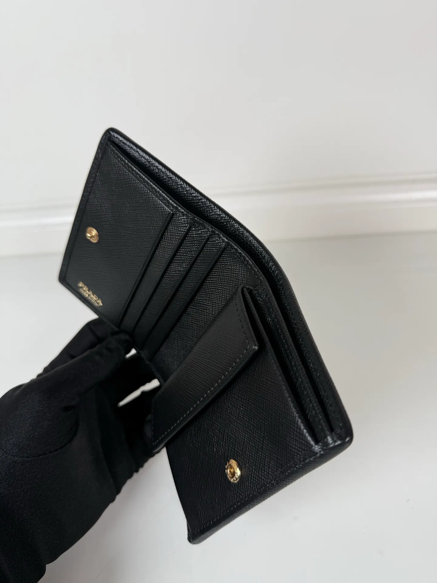 💰400, P Home➡️Ladies two-fold short clip, model 1M0204, nylon fabric + cross-grain cowhide, length 11.2 height 9.5cm, simple and practical to enhance personal taste, 175 steel stamp