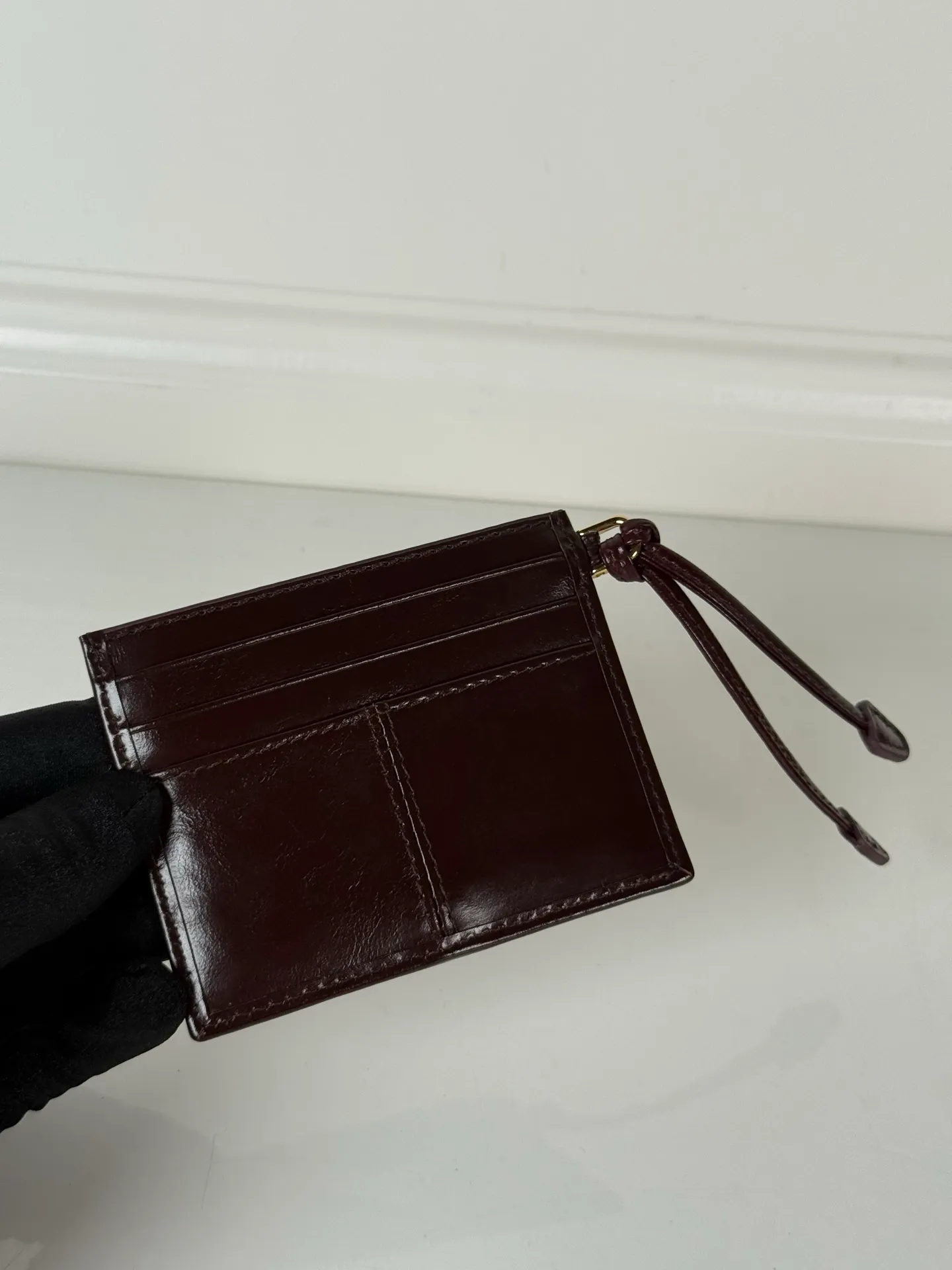 💰340, P Home➡️ Small card holder for men and women, coffee color wax leather triangle mark, model 1MC025, original quality, imported wax leather, 6 card slots ➕ One middle sandwich, can hold multiple cards and zeros 💰, size 11.2×8.5cm, taken in kind, what you see is what you get