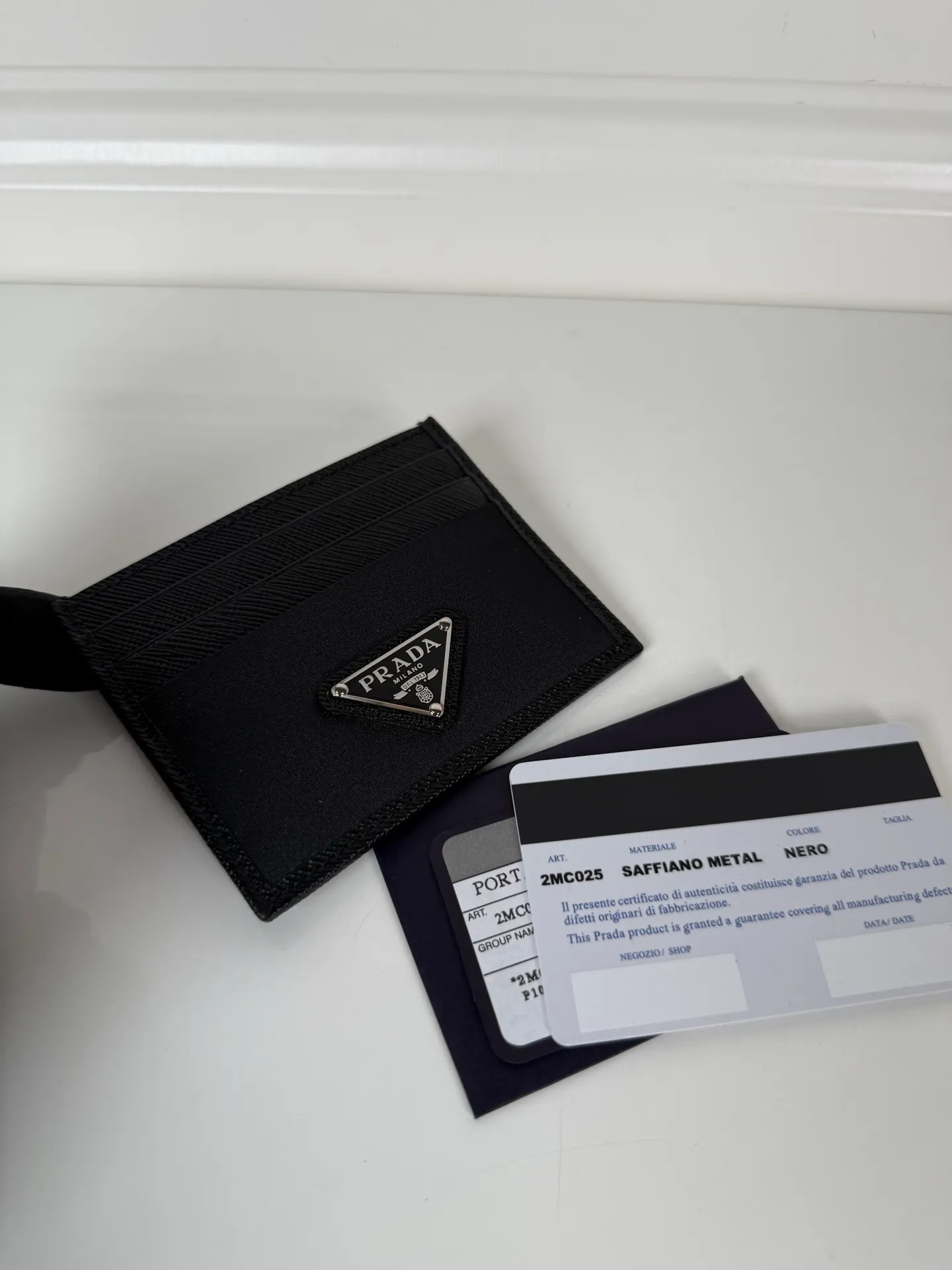 💰300, P Home ➡️ Unisex small card holder, model 2MC025, original quality, imported cross pattern + nylon fabric, 6 card slots ➕ one middle sandwich, can hold multiple cards and zeros 💰, size 11.2×8.5cm, taken in kind, what you see is what you get
