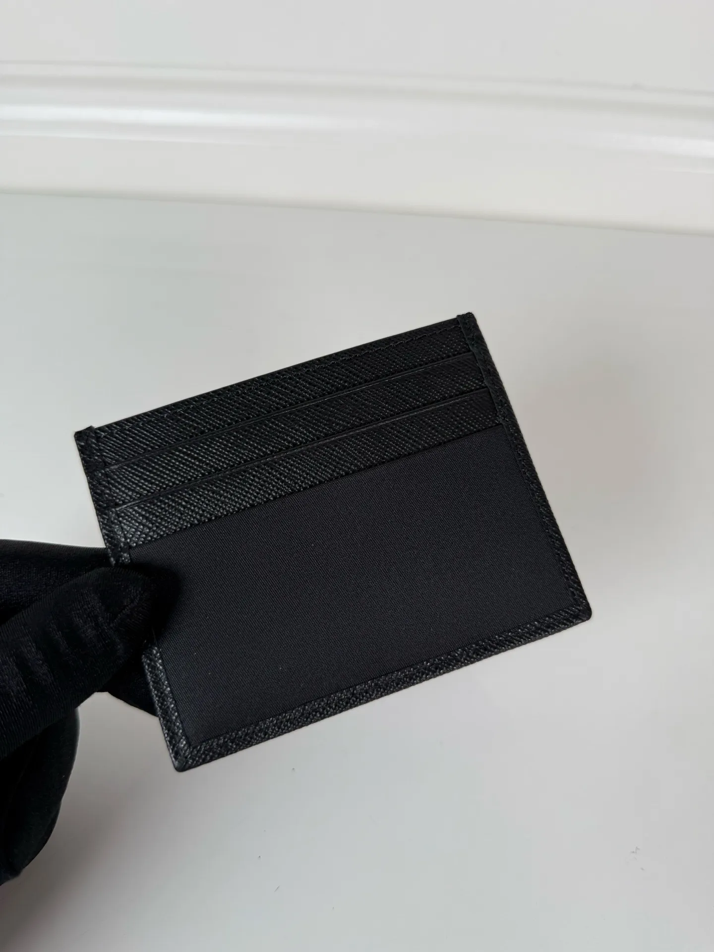 💰300, P Home ➡️ Unisex small card holder, model 2MC025, original quality, imported cross pattern + nylon fabric, 6 card slots ➕ one middle sandwich, can hold multiple cards and zeros 💰, size 11.2×8.5cm, taken in kind, what you see is what you get