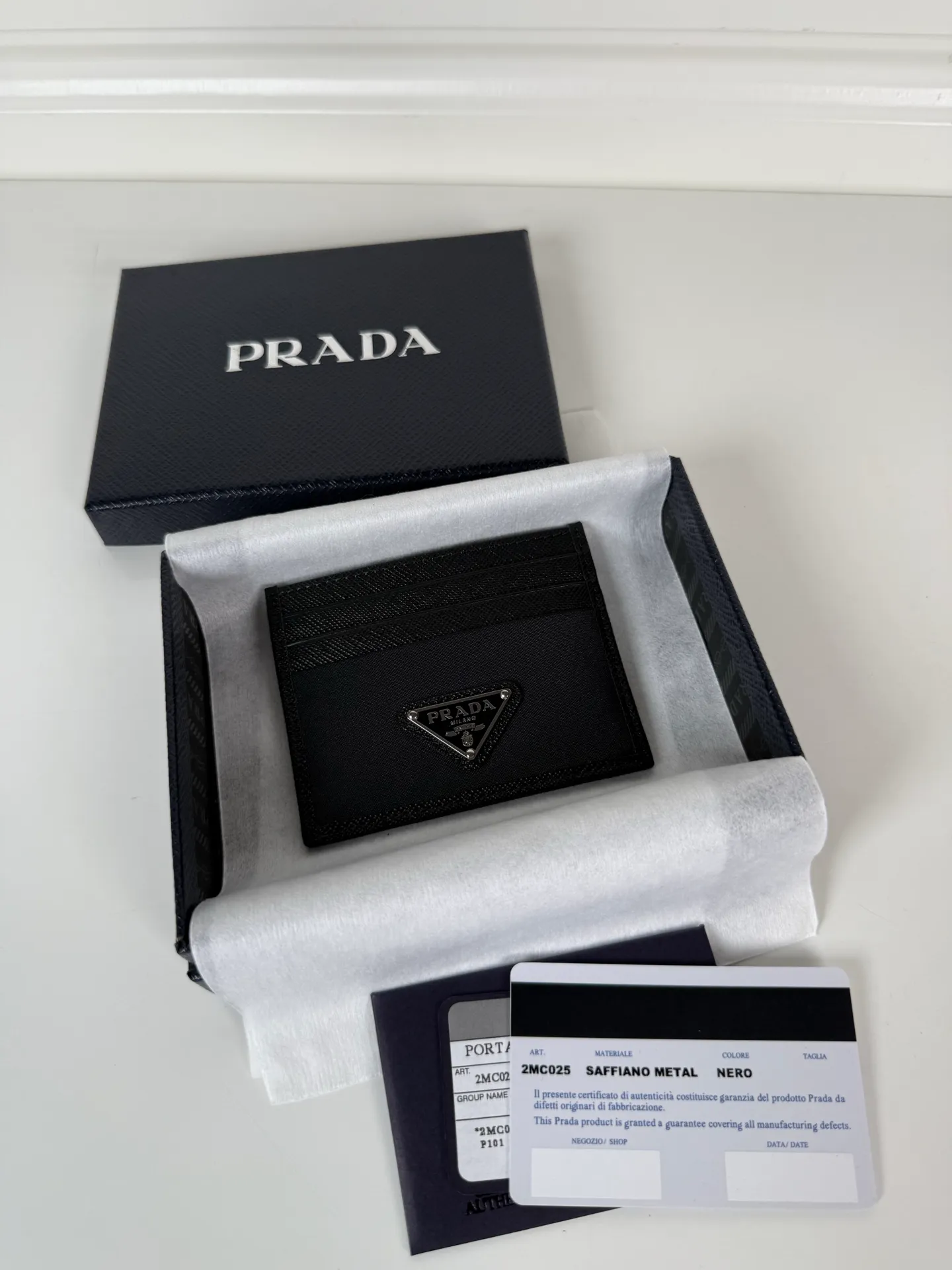 💰300, P Home ➡️ Unisex small card holder, model 2MC025, original quality, imported cross pattern + nylon fabric, 6 card slots ➕ one middle sandwich, can hold multiple cards and zeros 💰, size 11.2×8.5cm, taken in kind, what you see is what you get
