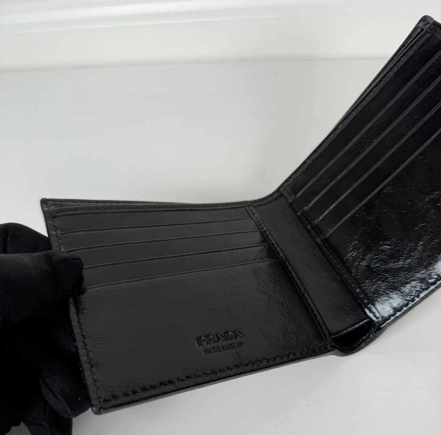 💰400, P Home ➡️Men's short wallet, (black waxed leather) model 2M0513, made of black waxed cowhide, eight card slots, length 11 height 9.5cm, 175 steel stamp, meticulous and neat workmanship as shown in the picture