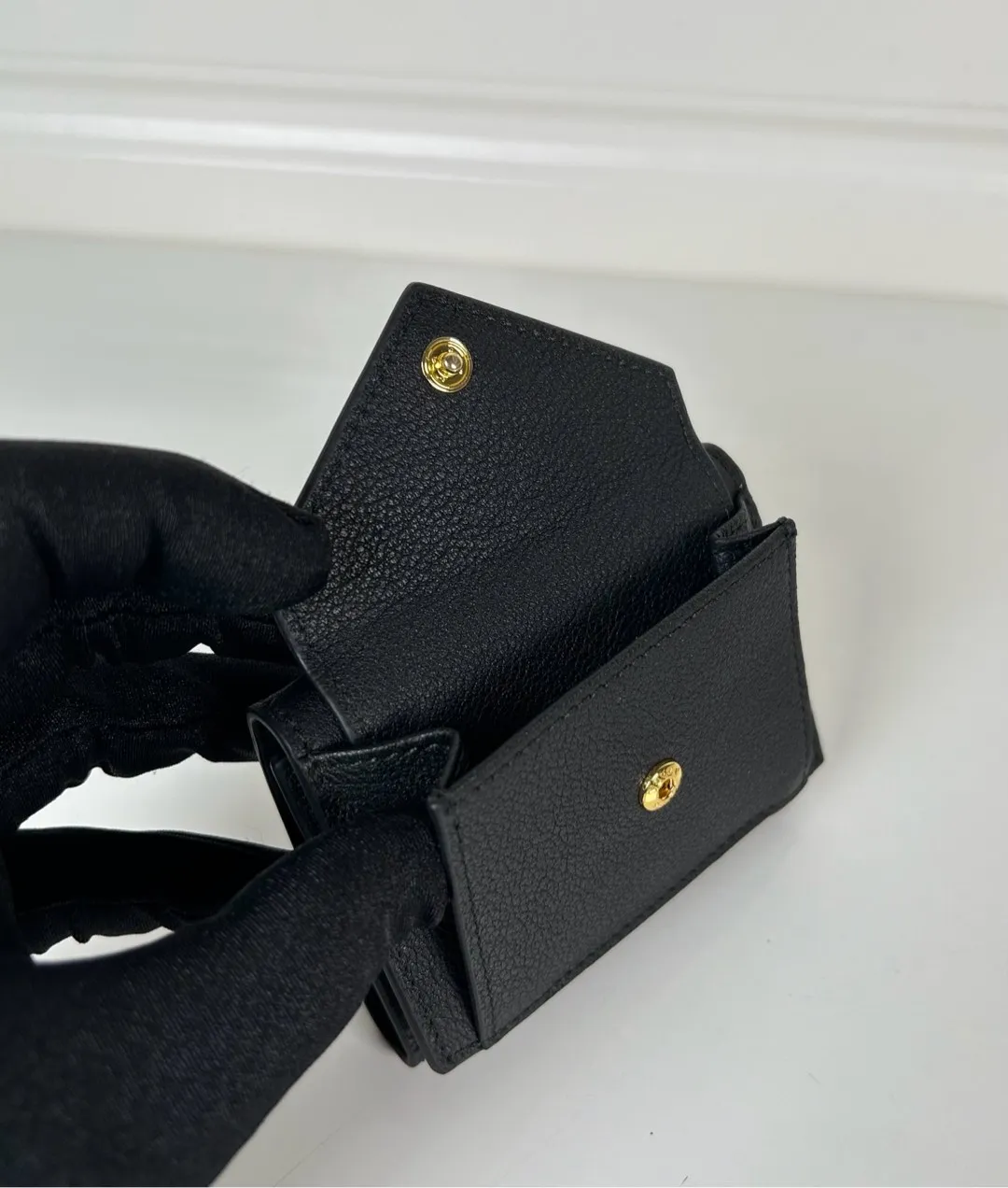💰520, P Home➡️Women's mini tri-fold wallet, model 1MH021, fine-grained deerskin, length 10cm, height 7.5, a receipt compartment, three card slots inside, and an external coin pocket, the actual shooting quality is as shown in the picture