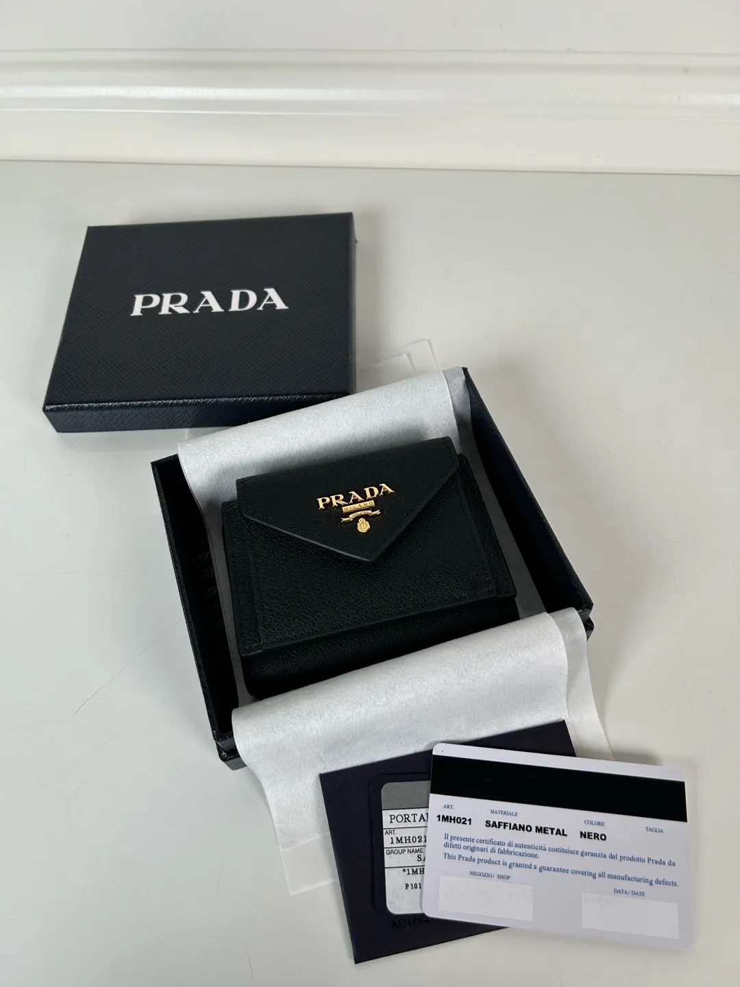💰520, P Home➡️Women's mini tri-fold wallet, model 1MH021, fine-grained deerskin, length 10cm, height 7.5, a receipt compartment, three card slots inside, and an external coin pocket, the actual shooting quality is as shown in the picture