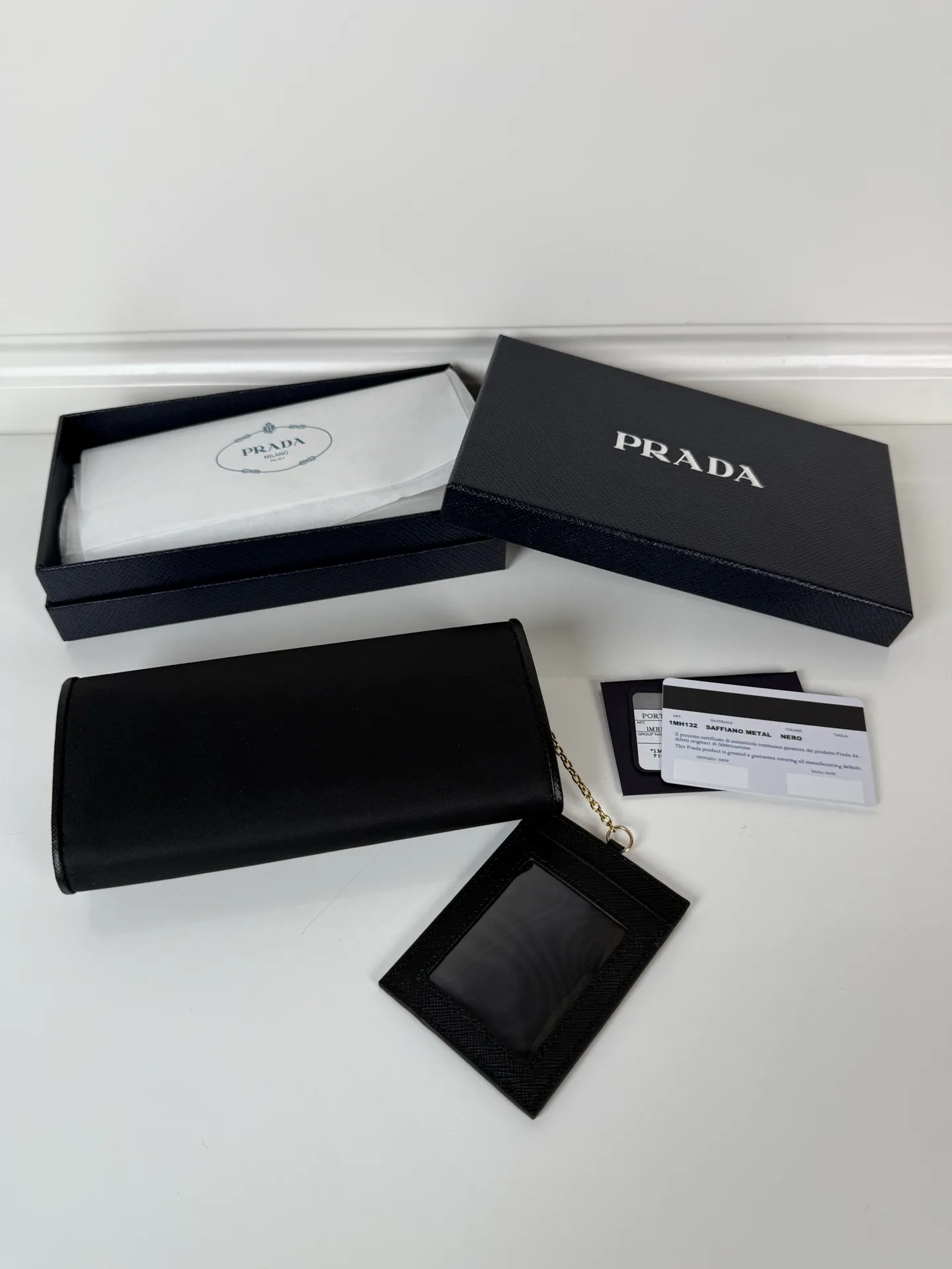 💰560, P Home ➡️Ladies flip wallet, model 1MH132, black, made of imported cross-grain cowhide + nylon fabric, original quality, size 18.7x9.5cm, taken in kind, what you see is what you get