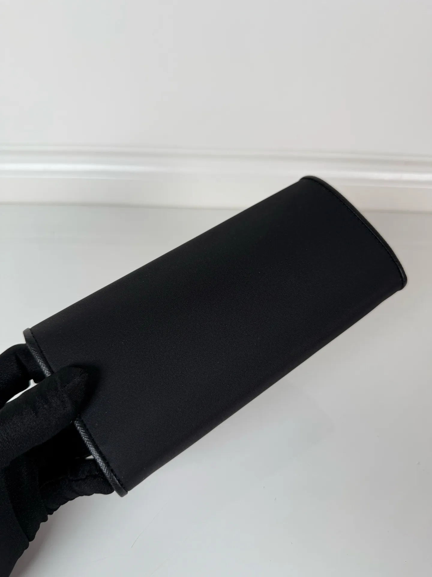 💰560, P Home ➡️Ladies flip wallet, model 1MH132, black, made of imported cross-grain cowhide + nylon fabric, original quality, size 18.7x9.5cm, taken in kind, what you see is what you get
