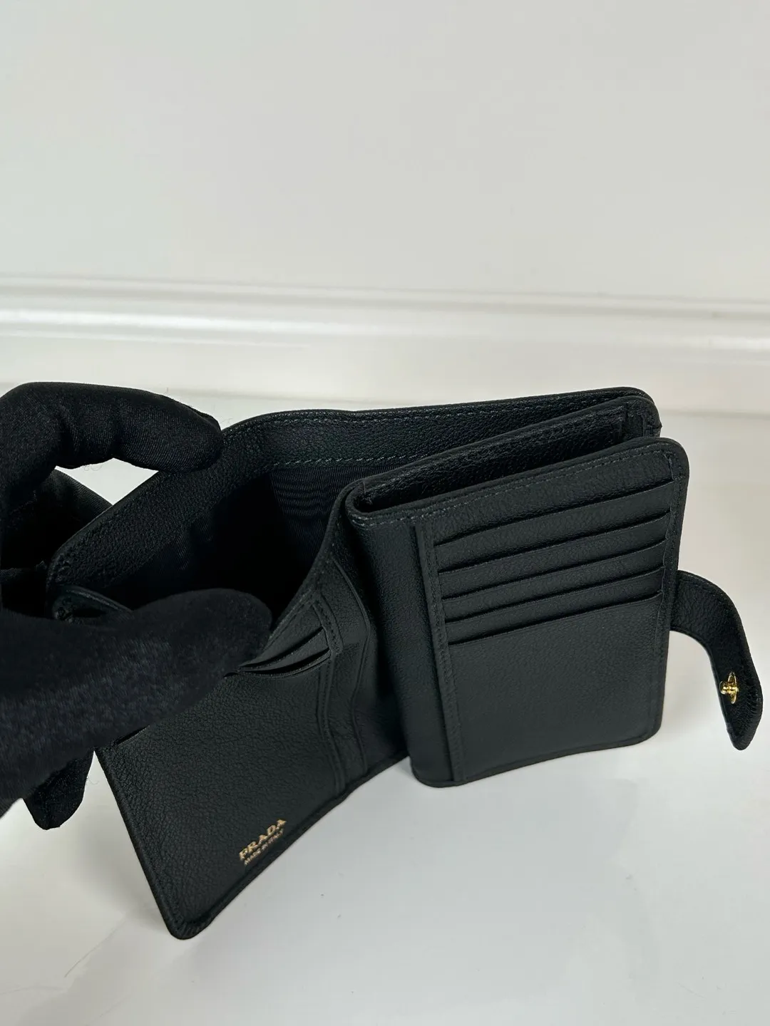 💰560, P Home➡️Ladies fine deer grain leather short clip, single quality, model 1M1225, ten card slots, two ID pockets, a zippered zero 💰 pocket interlayer, size 14x9.5cm.