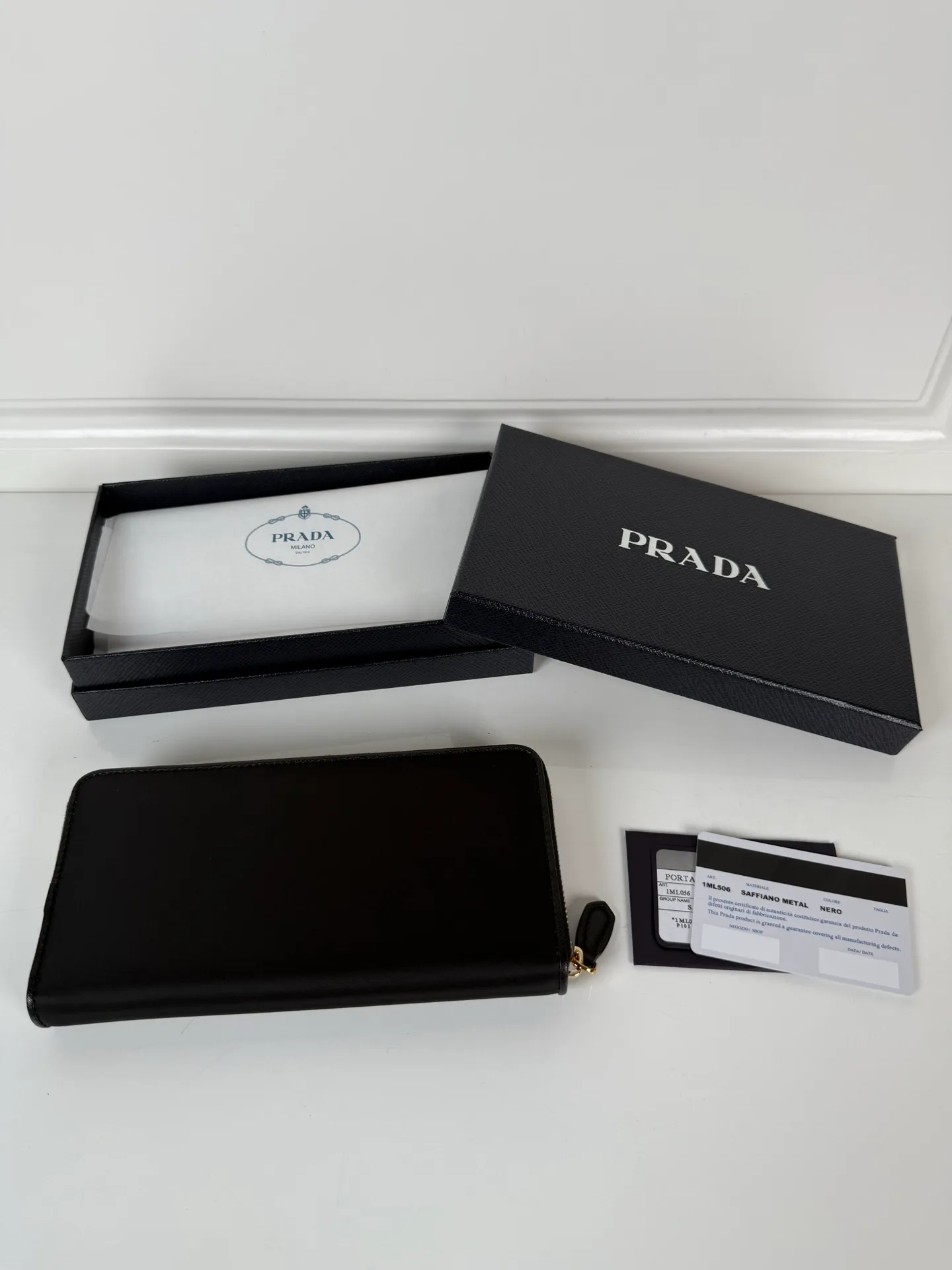 💰560, P Home➡️Nylon fabric + cowhide, single zipper wallet, caramel color, model 1ML506, single dollar quality, made of nylon fabric cross-grain cowhide, size 20×10.3cm, 175 steel stamp, exquisite workmanship as shown in the picture