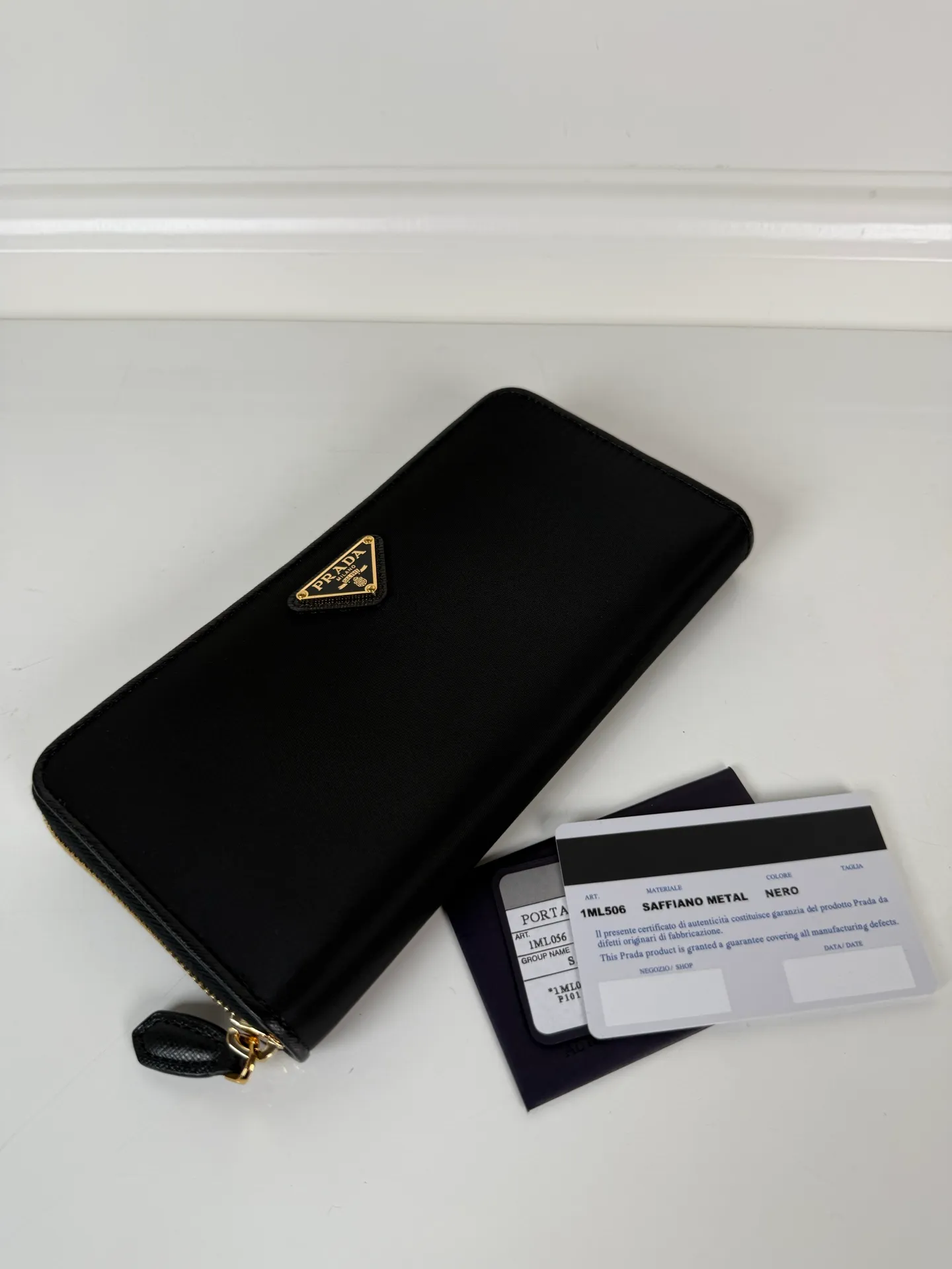 💰560, P Home➡️Nylon fabric + cowhide, single zipper wallet, caramel color, model 1ML506, single dollar quality, made of nylon fabric cross-grain cowhide, size 20×10.3cm, 175 steel stamp, exquisite workmanship as shown in the picture