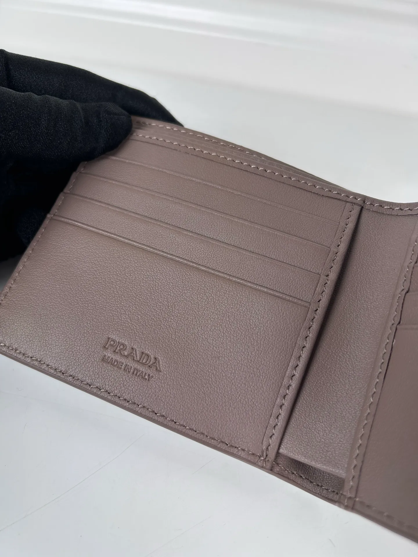 💰400, P Home➡️Men's deerskin triangle silver mark short clip, gray, model 2M0513, eight card slots, size 11×9.5cm, 175 steel stamp, meticulous and neat workmanship as shown in the picture
