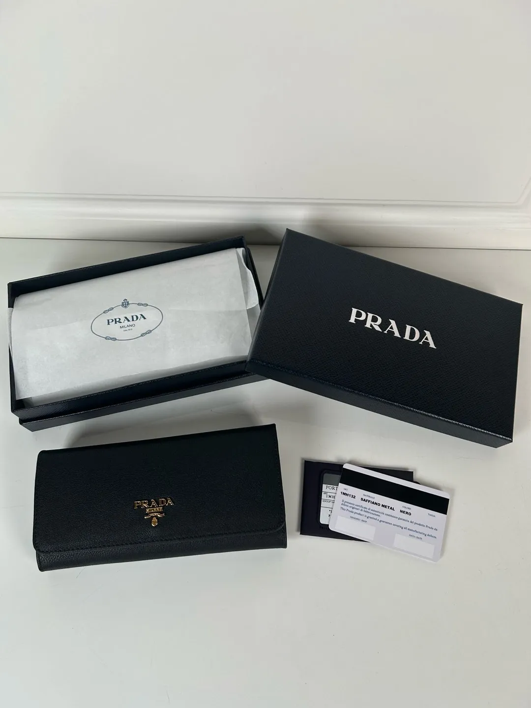 💰600, P Home ➡️Ladies flip wallet, model 1MH132, made of black imported deerskin, original quality, size 18.7x9.5cm, taken in kind, what you see is what you get