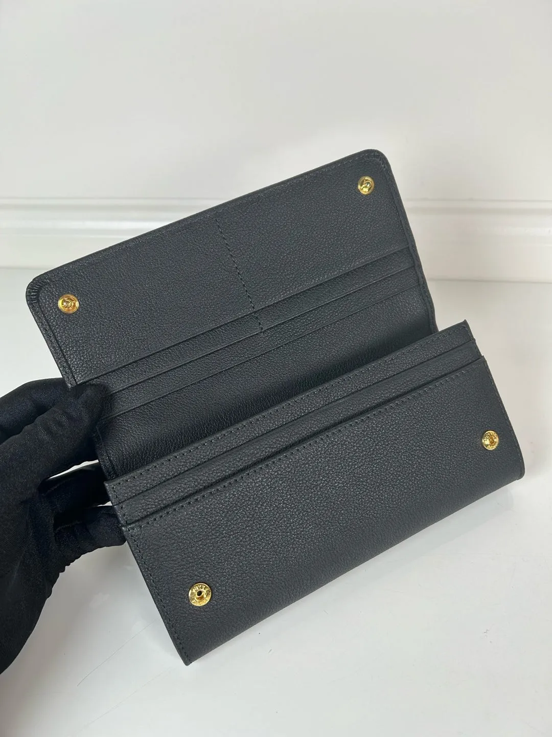 💰600, P Home ➡️Ladies flip wallet, model 1MH132, made of black imported deerskin, original quality, size 18.7x9.5cm, taken in kind, what you see is what you get