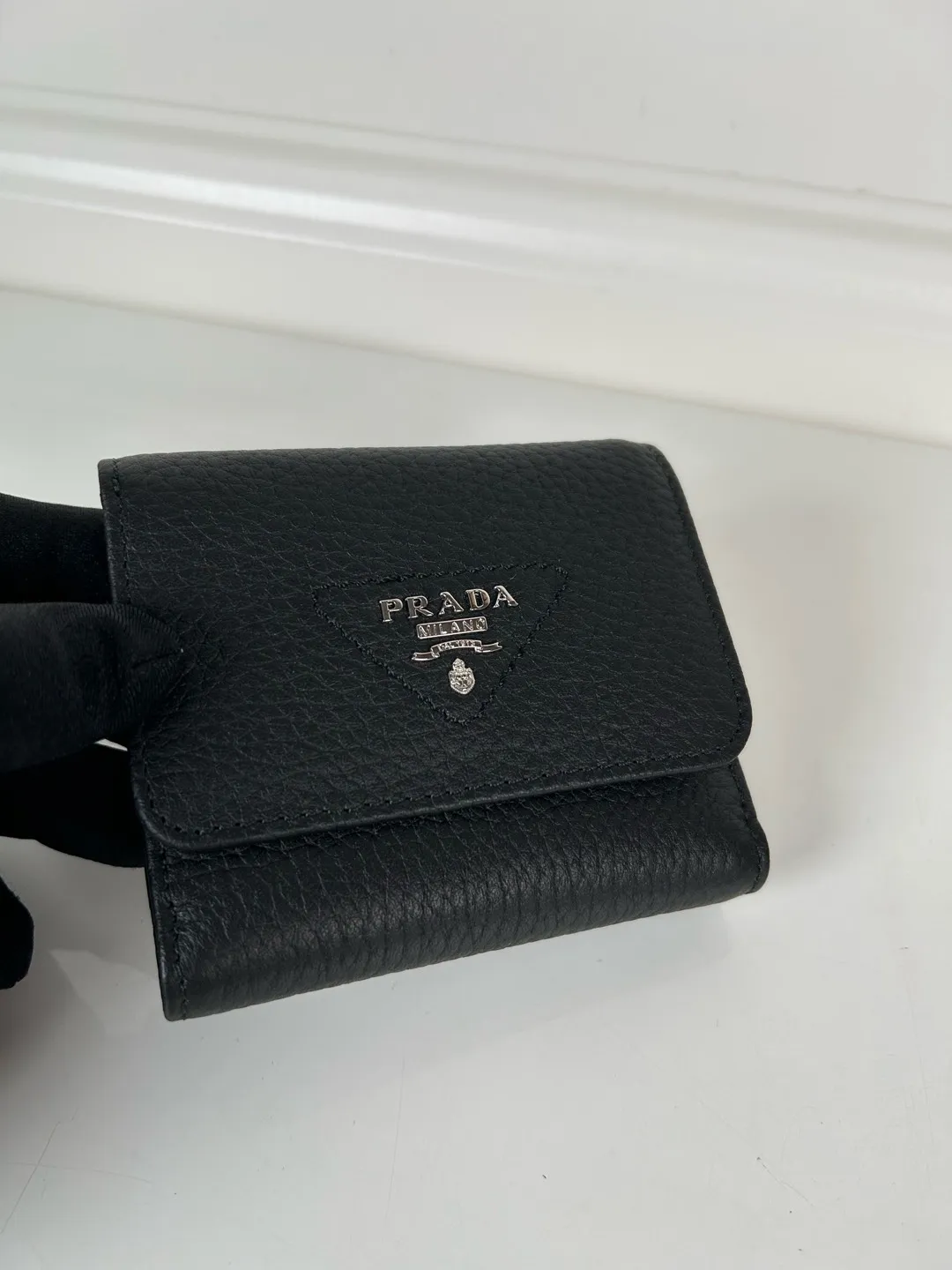 💰520, P Home➡️Ladies deerskin short clip, original quality, model 1MH043, four card slots, one receipt compartment, two ID pockets, one external pocket, one internal flip-top coin pocket, size 10x8.5cm.