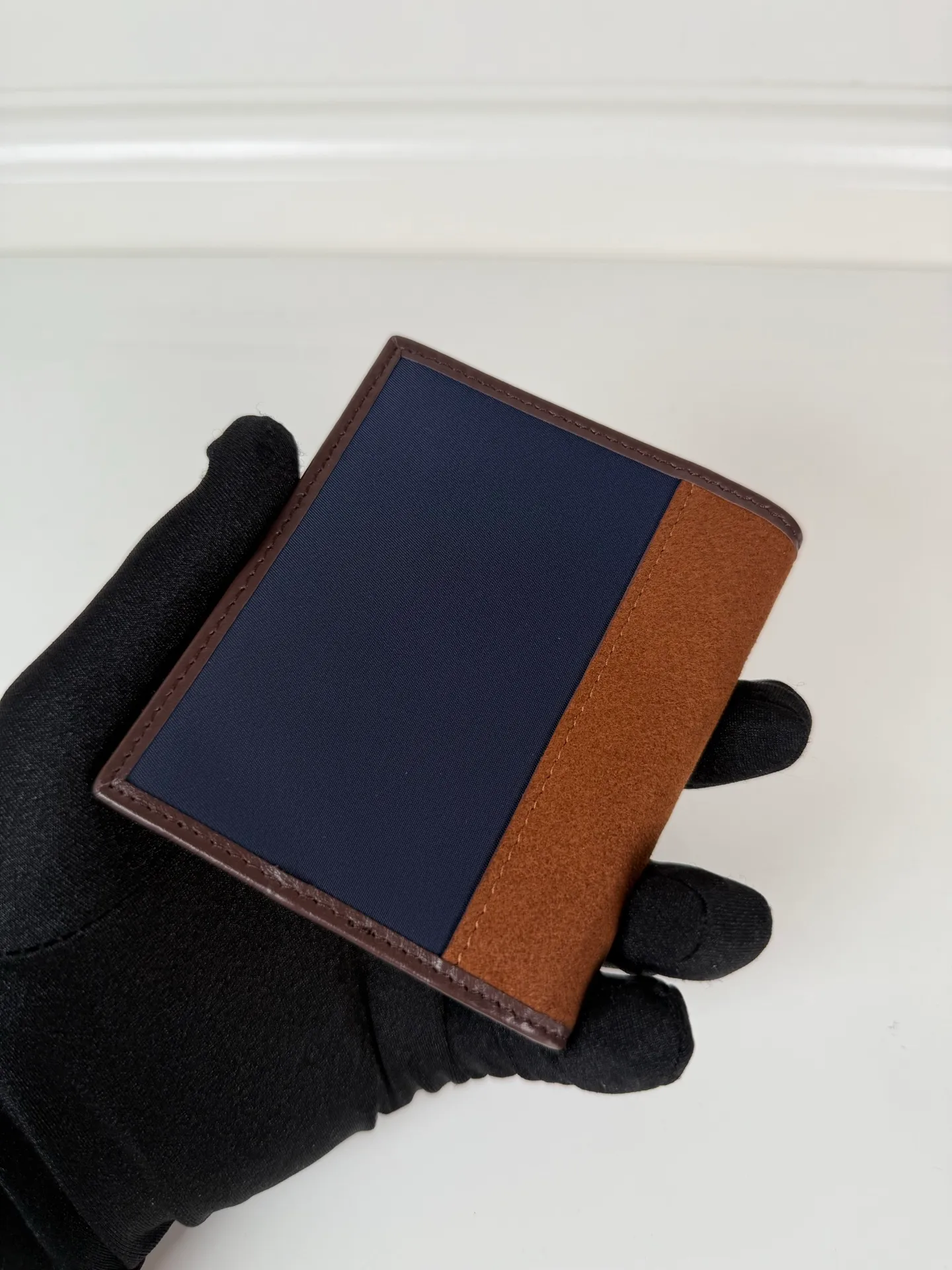 💰400, P Home ➡️ Unisex short wallet, navy blue, model 2MO004 made of suede + nylon fabric, eight card slots, length 9cm height 10cm, 175 steel stamp, meticulous and neat workmanship as shown in the picture
