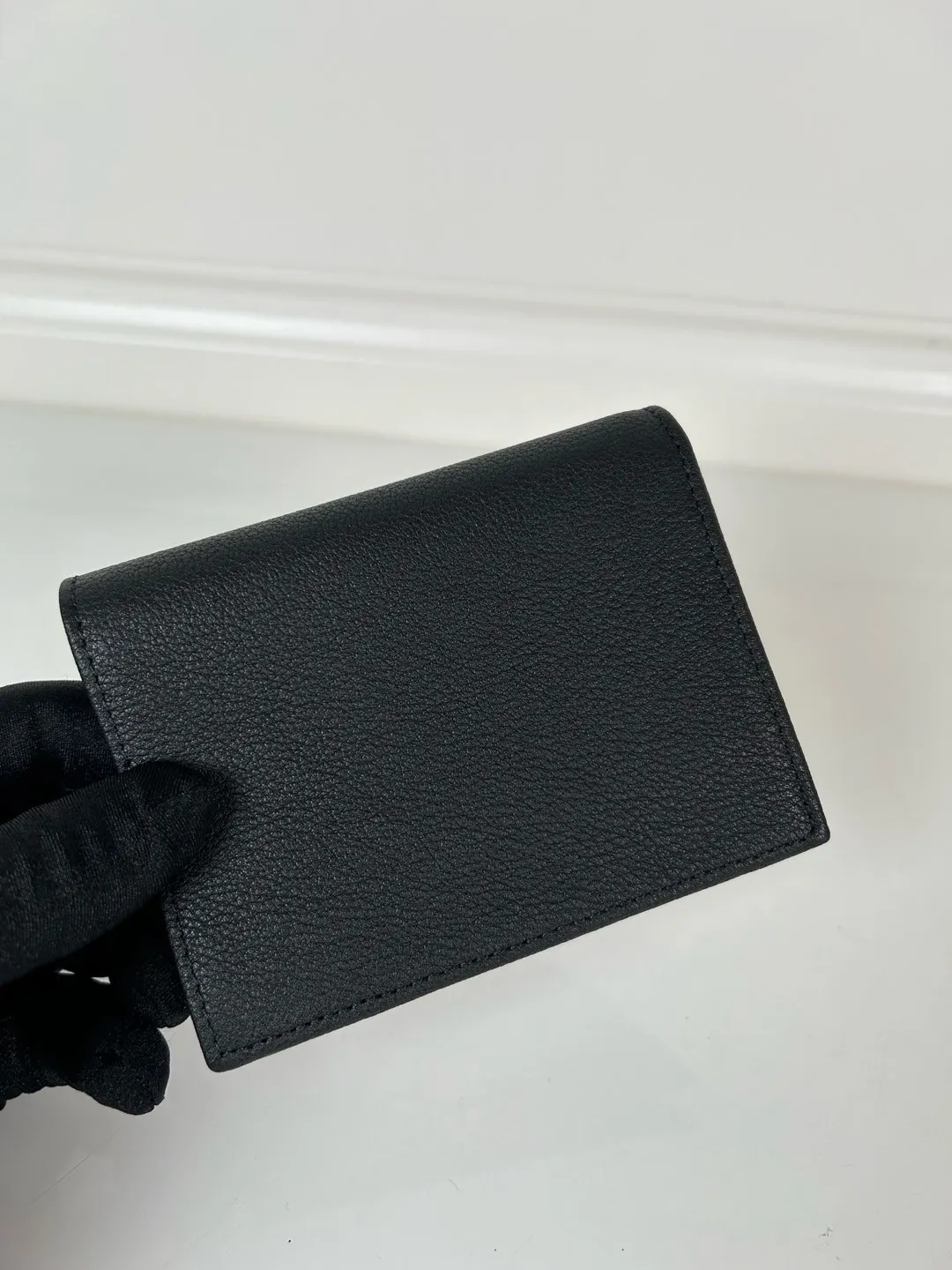 💰440, P Home ➡️Ladies two-fold short clip, model 1M0204, made of fine-grained deerskin, length 11.2 cm and height 9.5cm, simple and practical to enhance personal taste, 175 steel stamp