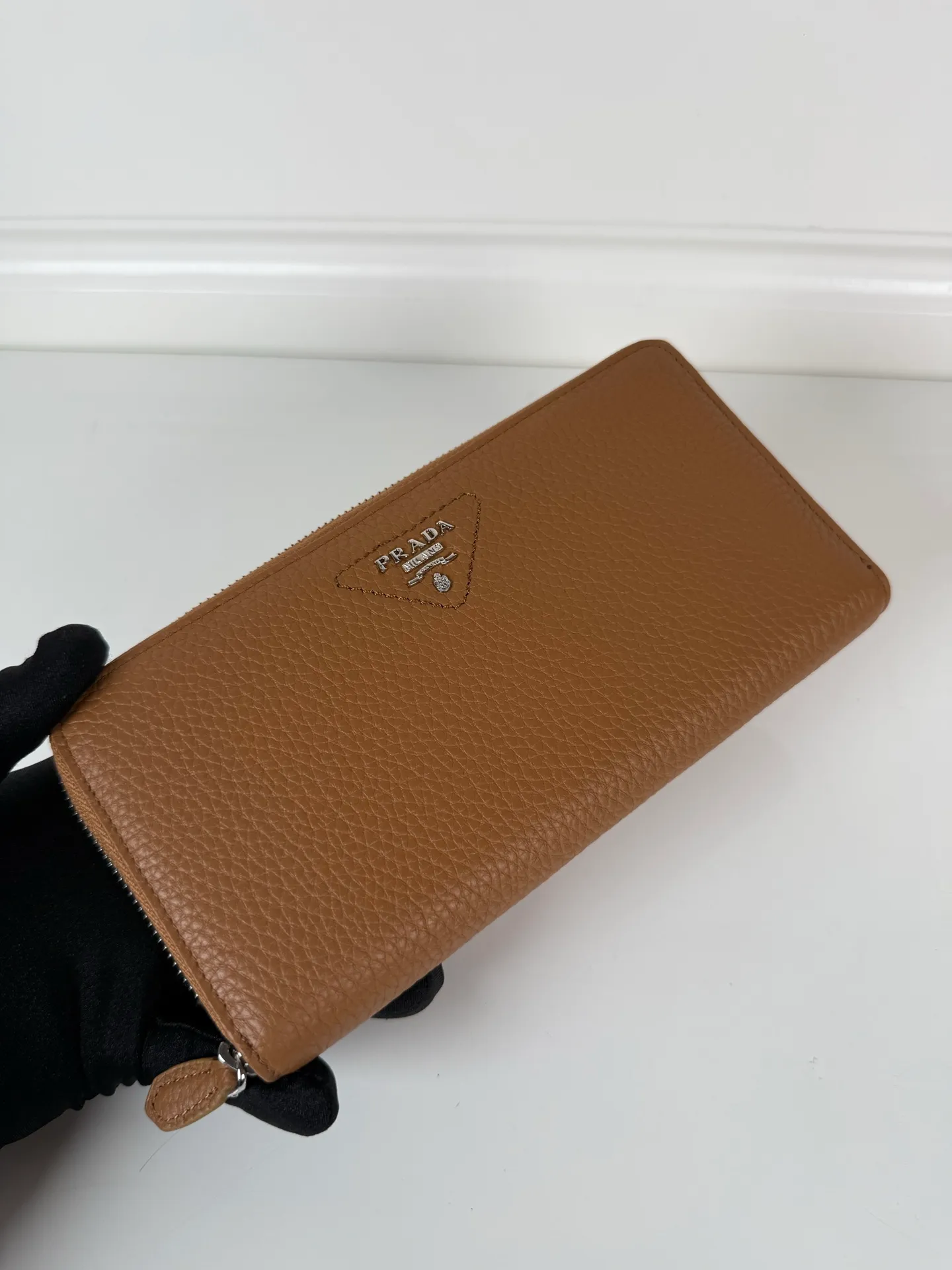 💰600, P Home➡️Deer grain leather single zipper wallet, model 1ML506, unisex model, imported fine deer grain leather➕original hardware production, 175 OEM, 20x10.3cm