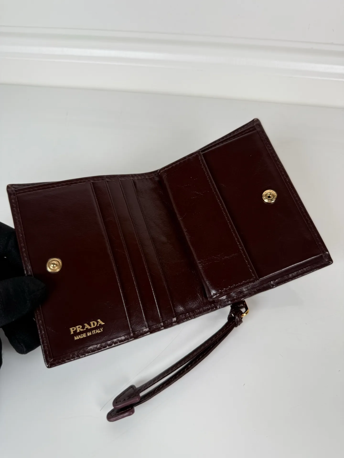 💰480, P Home ➡️Women's two-fold short clip, model 1M0204, brown waxed cowhide, length 11.2 cm, height 9.5cm, simple and practical to enhance personal taste, 175 steel stamp