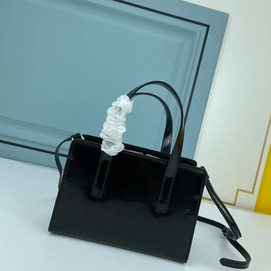 All categories Official website "Brand Women's Bags" Women's Bags 💙 PRADA 2022 official new Prada mini shopping bag wholesale 58001900 High quality Size: 22-15-6.5CM