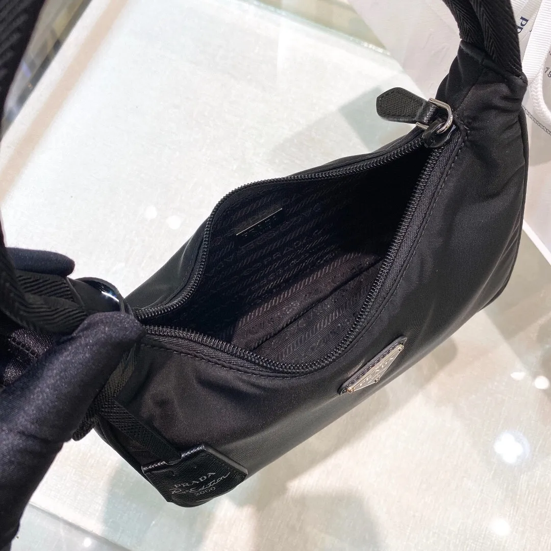 All Categories Official Website "Brand Women's Bags" Women's Bags 💙 PRADA 2022 Official New Prada Underarm Bag Wholesale 58001700 Original Order Quality Size: 22-17-6CM