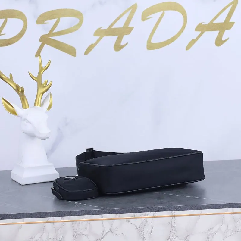 All categories Official website "Brand Women's Bags" Women's Bags 💙 PRADA 2022 official new Prada crossbody bag wholesale 58002500 Original order quality Size: 24-18.5-6 CM