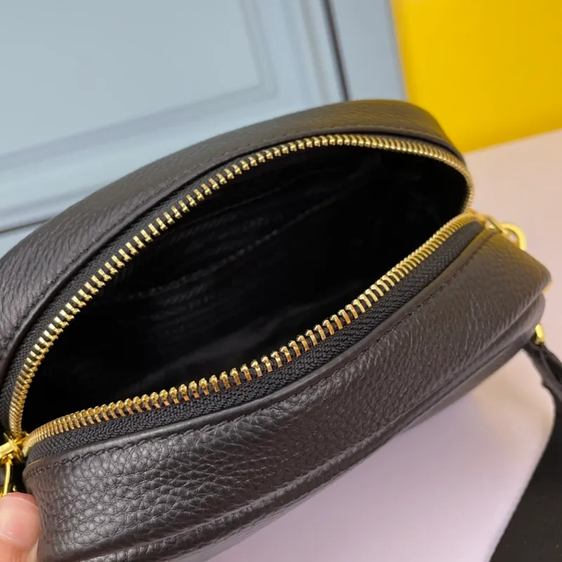 All categories Official website "Brand Women's Bags" Women's Bags 💙 PRADA 2022 official new Prada crossbody bag wholesale 58002500 Original order quality Size: 21-14-8CM