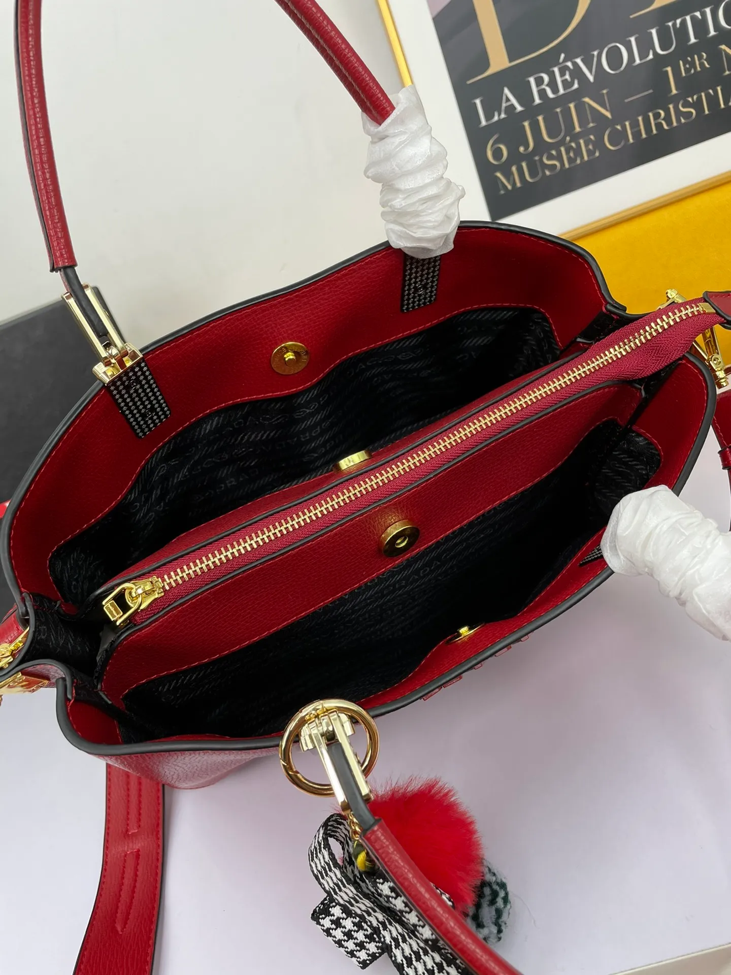 All categories Official website "Brand Women's Bags" Women's Bags 💙 PRADA 2022 Official New Prada Imported Palm Print Cowhide Fabric Handbag Wholesale 58002500 High Quality Size: 30-22-12CM