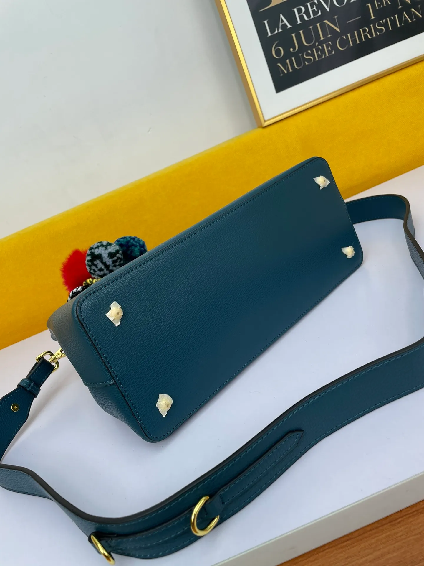 All categories Official website "Brand Women's Bags" Women's Bags 💙 PRADA 2022 official new Prada calfskin handbag wholesale 58002500 High quality Size: 30-22-13CM