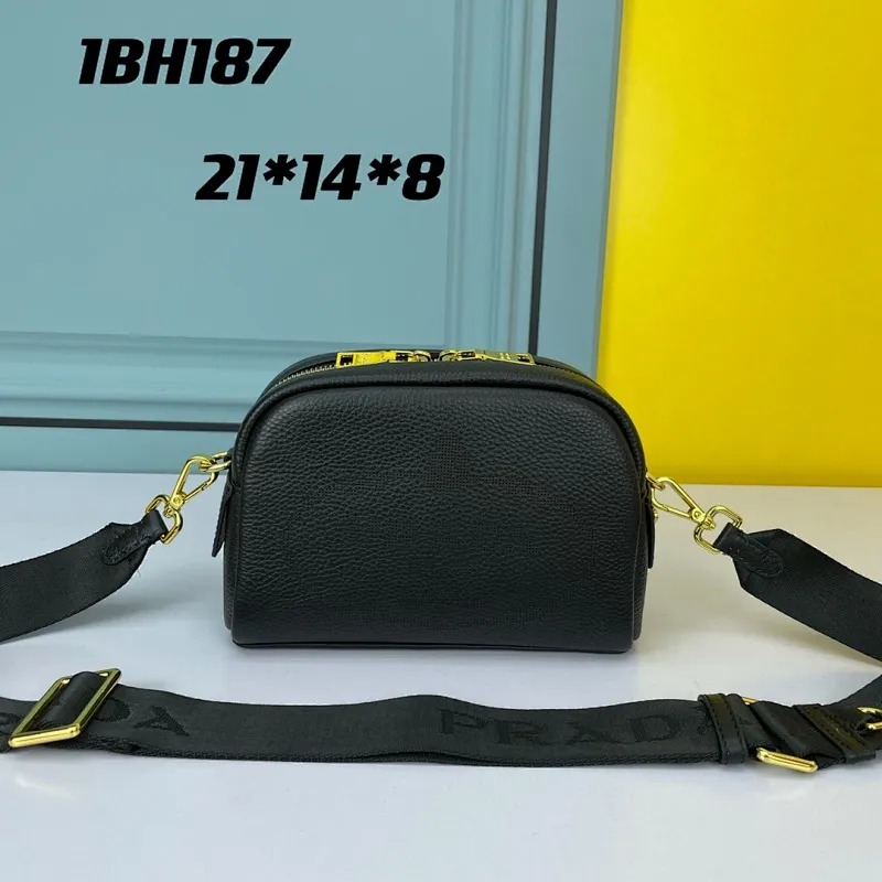 All categories Official website "Brand Women's Bags" Women's Bags 💙 PRADA replica PRADA, fine imitation PRADA bags, PRADA shoulder bags, 2023 official latest version PRADA cowhide camera bag, bag factory, original material, size: 21-14-8CM