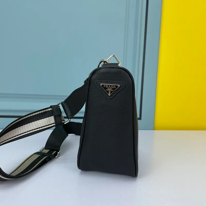 All Categories Official Website "Brand Women's Bags" Women's Bags 💙 PRADA 2022 Official New Prada Cross Pattern Triangular Bag Wholesale 58001900 High Quality Size: 18-11-28CM