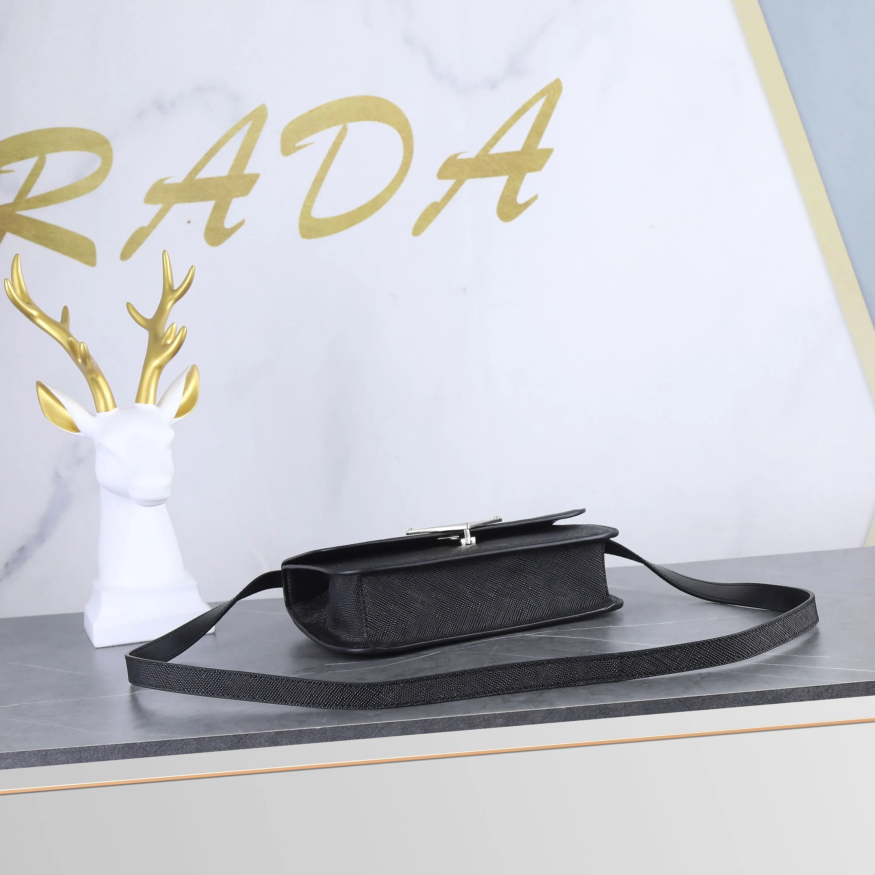 All categories Official website "Brand Women's Bags" Women's Bags 💙 PRADA 2022 official new Prada crossbody bag wholesale 58002900 Original order quality Size: 22-16-6CM