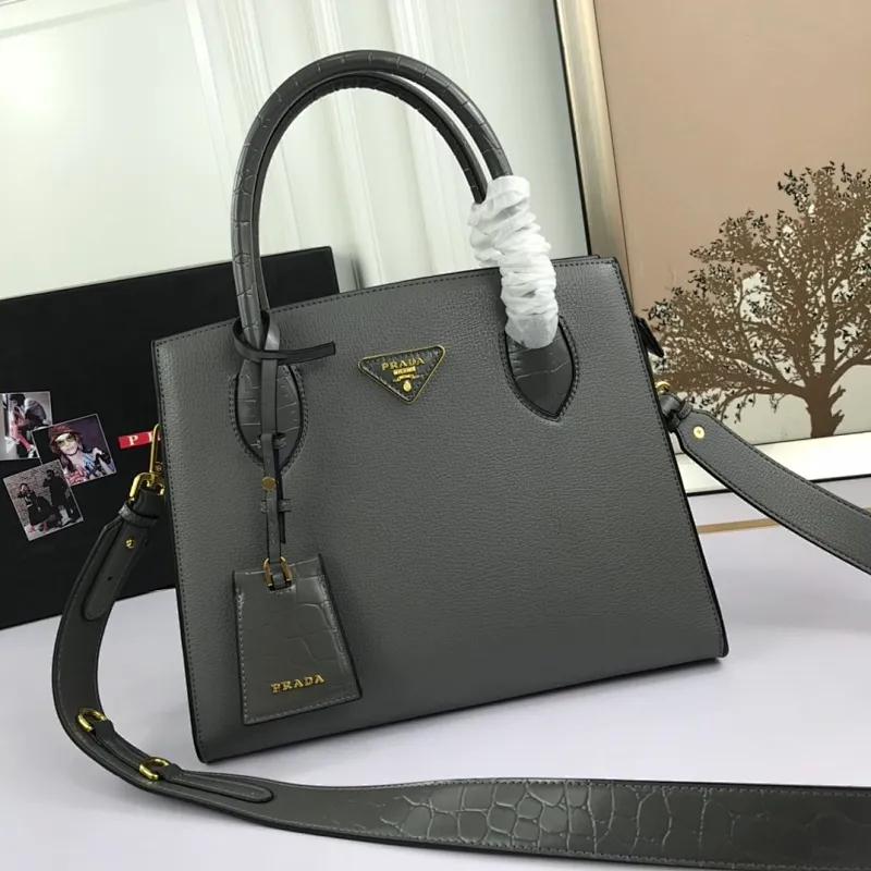 All categories Official website "Brand Women's Bags" Women's Bags 💙 PRADA 2022 official new Prada calfskin handbag wholesale 58002500 High quality Size: 30-24-15CM