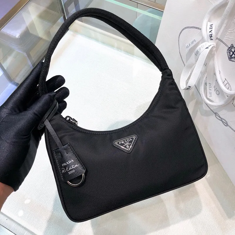 All categories Official website "Brand Women's Bags" Women's Bags 💙 PRADA 2022 official new Prada armpit bag wholesale Original order quality 58001500 Size: 22-17-6Cm
