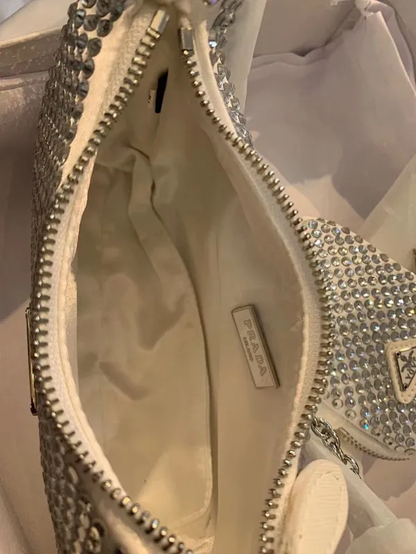 All categories Official website "Brand Women's Bags" Women's Bags 💙 PRADA 2022 Official New Prada Crossbody Bag Wholesale 58001900 High Quality Specifications: 22-18-6.5CM