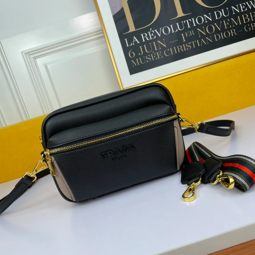 All categories Official website "Brand Women's Bags" Women's Bags 💙 PRADA 2022 official new Prada crossbody bag wholesale 58002500 Original order quality Size: 23-16-7CM