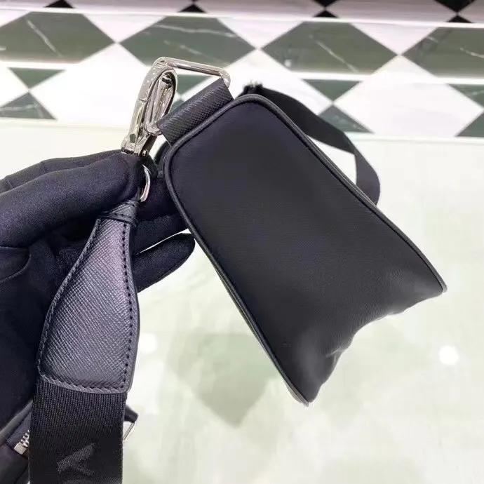 All categories Official website "Brand Women's Bags" Women's Bags 💙 PRADA 2022 official new Prada crossbody bag wholesale Original order quality 58002800 Size: 26-14-12 Cm