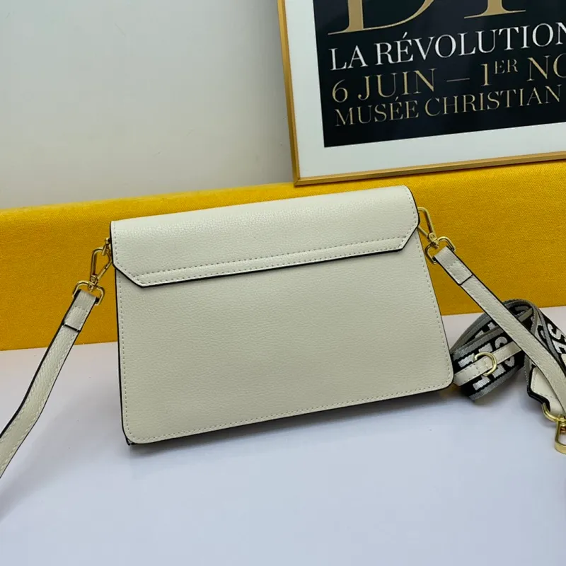 All categories Official website "Brand Women's Bags" Women's Bags 💙 PRADA 2022 official new Prada leather crossbody bag wholesale 58002300 High quality Size: 27-17-10CM