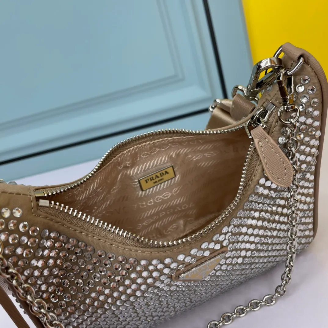 All categories Official website "Brand Women's Bags" Women's Bags 💙 PRADA 2022 official new Prada armpit bag wholesale 58002500 Original order quality Size: 22-16-6CM