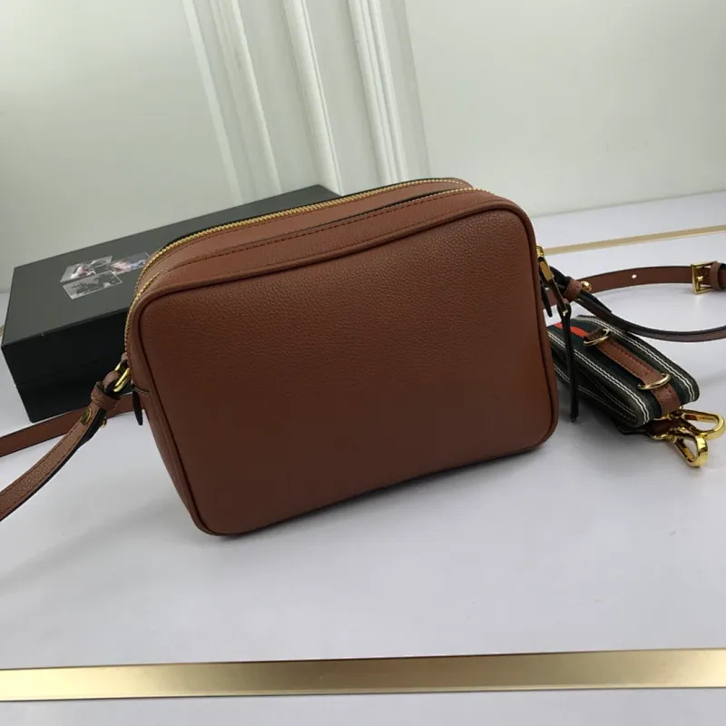 All categories Official website "Brand Women's Bags" Women's Bags 💙 PRADA 2022 Official New Prada Imported Cowhide Crossbody Bag Wholesale 58002000 High Quality Size: 23-16-10CM
