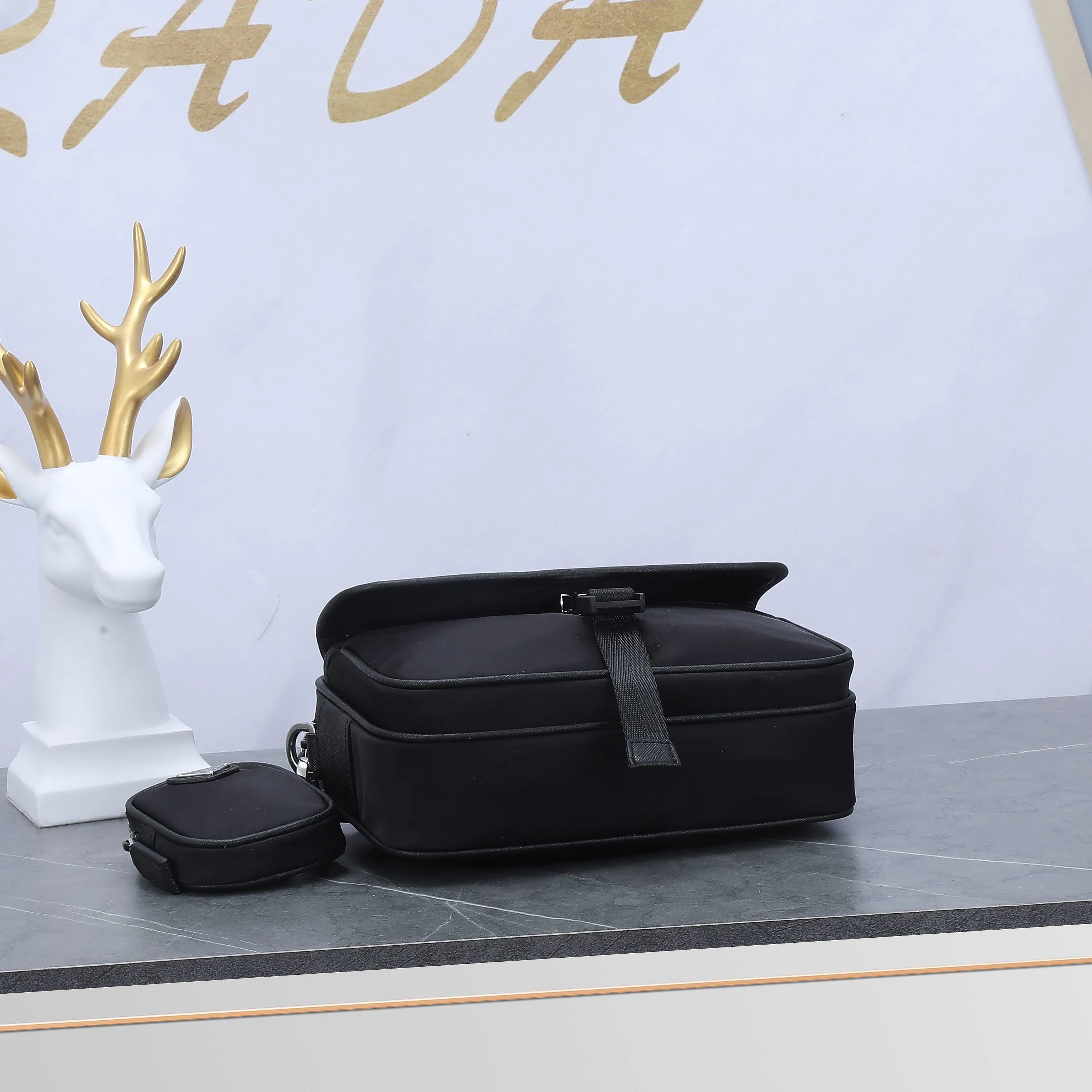 All categories Official website "Brand Women's Bags" Women's Bags 💙 PRADA 2022 official new Prada crossbody bag wholesale 58002500 Original order quality Size: 22-16-5CM