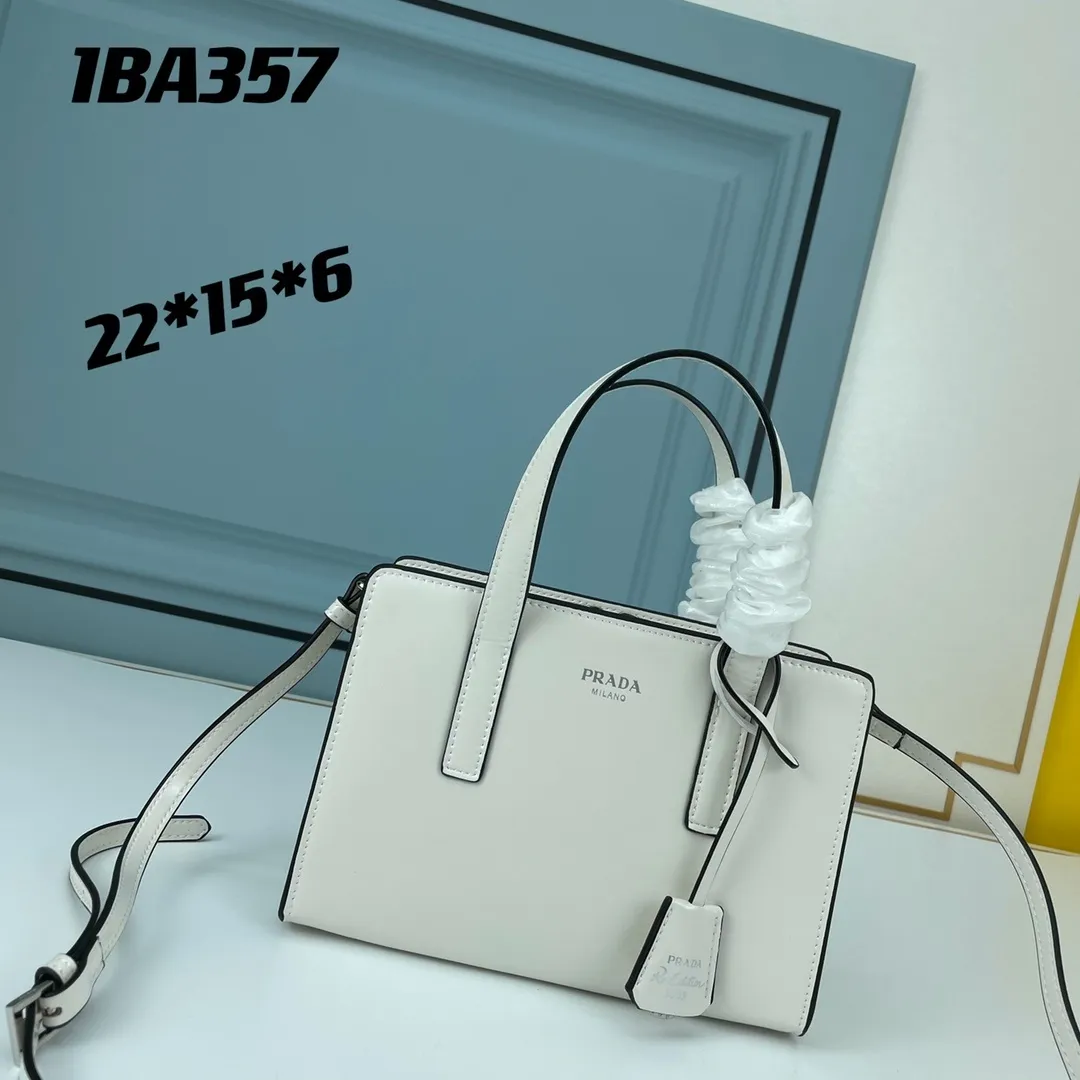 All categories Official website "Brand Women's Bags" Women's Bags 💙 PRADA 2022 official new Prada mini shopping bag wholesale 58001900 High quality Size: 22-15-6.5CM
