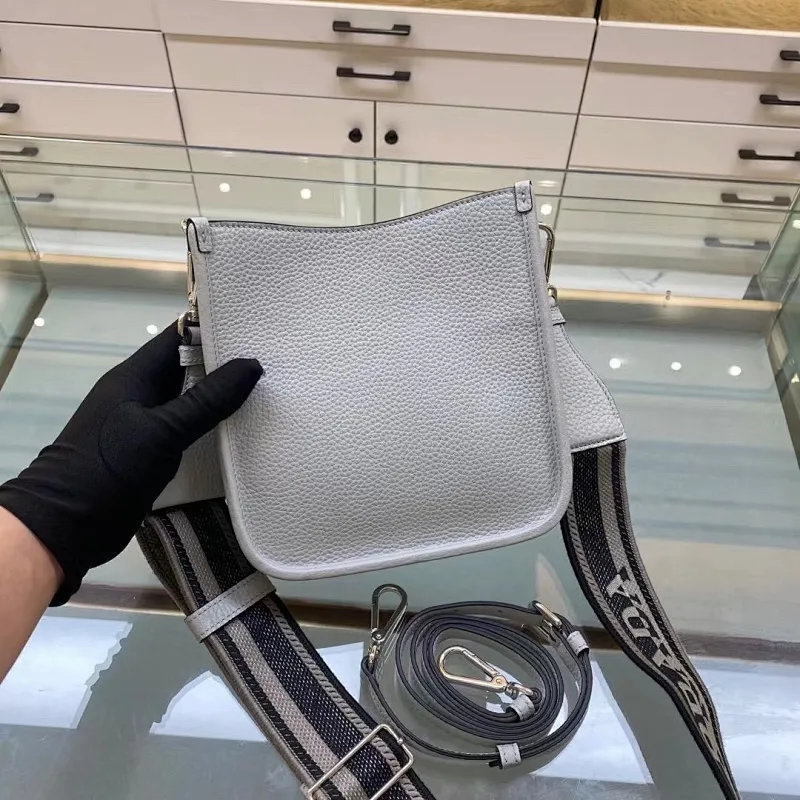 All categories Official website "Brand Women's Bags" Women's Bags 💙 PRADA 2022 official new Prada crossbody bag wholesale Original order quality 58005500 Size: 20-19-6Cm