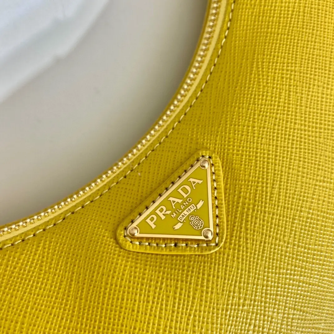 All Categories Official Website "Brand Women's Bags" Women's Bags 💙 PRADA 2022 Official New Prada Underarm Bag Wholesale 58003900 Original Order Quality Size: 23-17-6.5CM