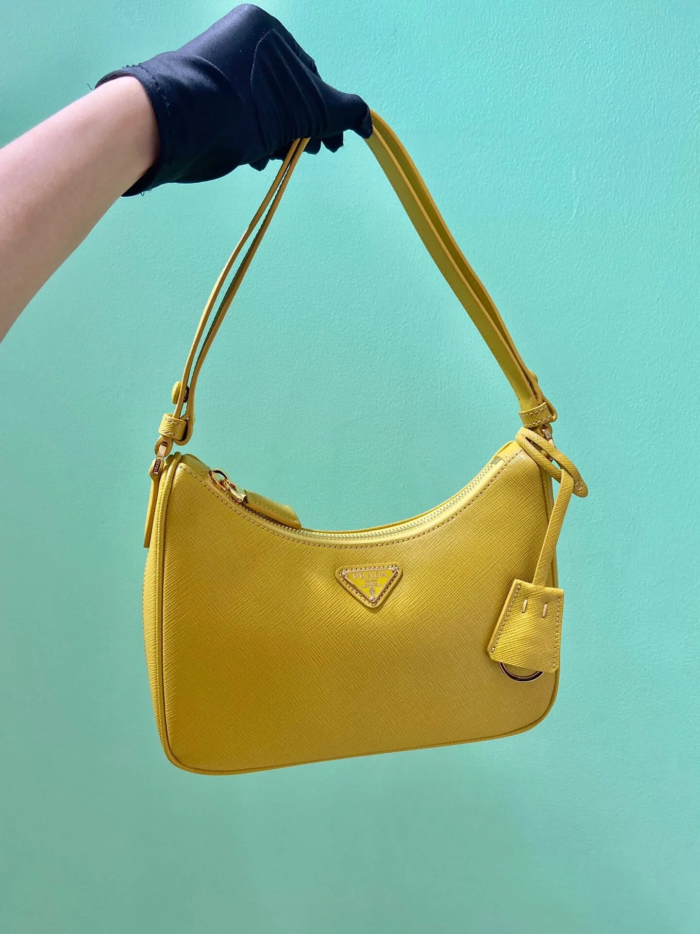 All Categories Official Website "Brand Women's Bags" Women's Bags 💙 PRADA 2022 Official New Prada Underarm Bag Wholesale 58003900 Original Order Quality Size: 23-17-6.5CM